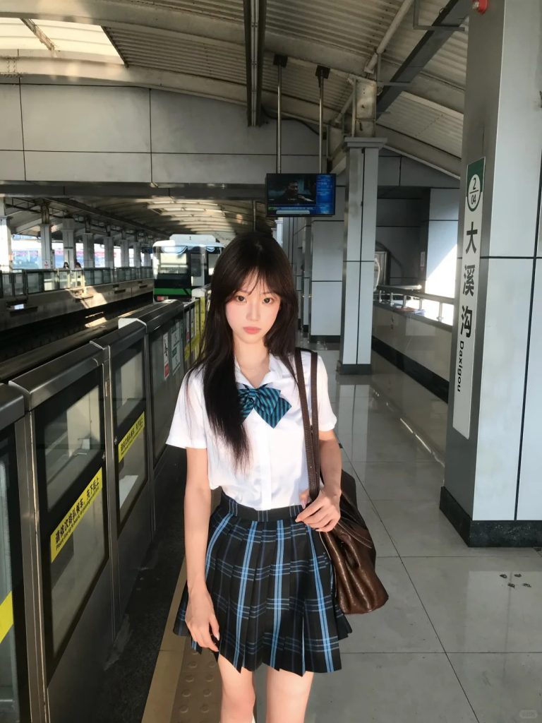 城市生活人物配图